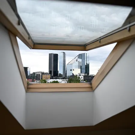 2-story Penthouse With Private Sauna, Seaview Terrace & Two Bathrooms *
